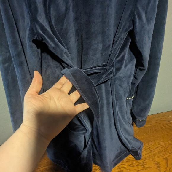 Ascentix Men's Velour Smoking Jacket with Satin Lining - Picture 7 of 10